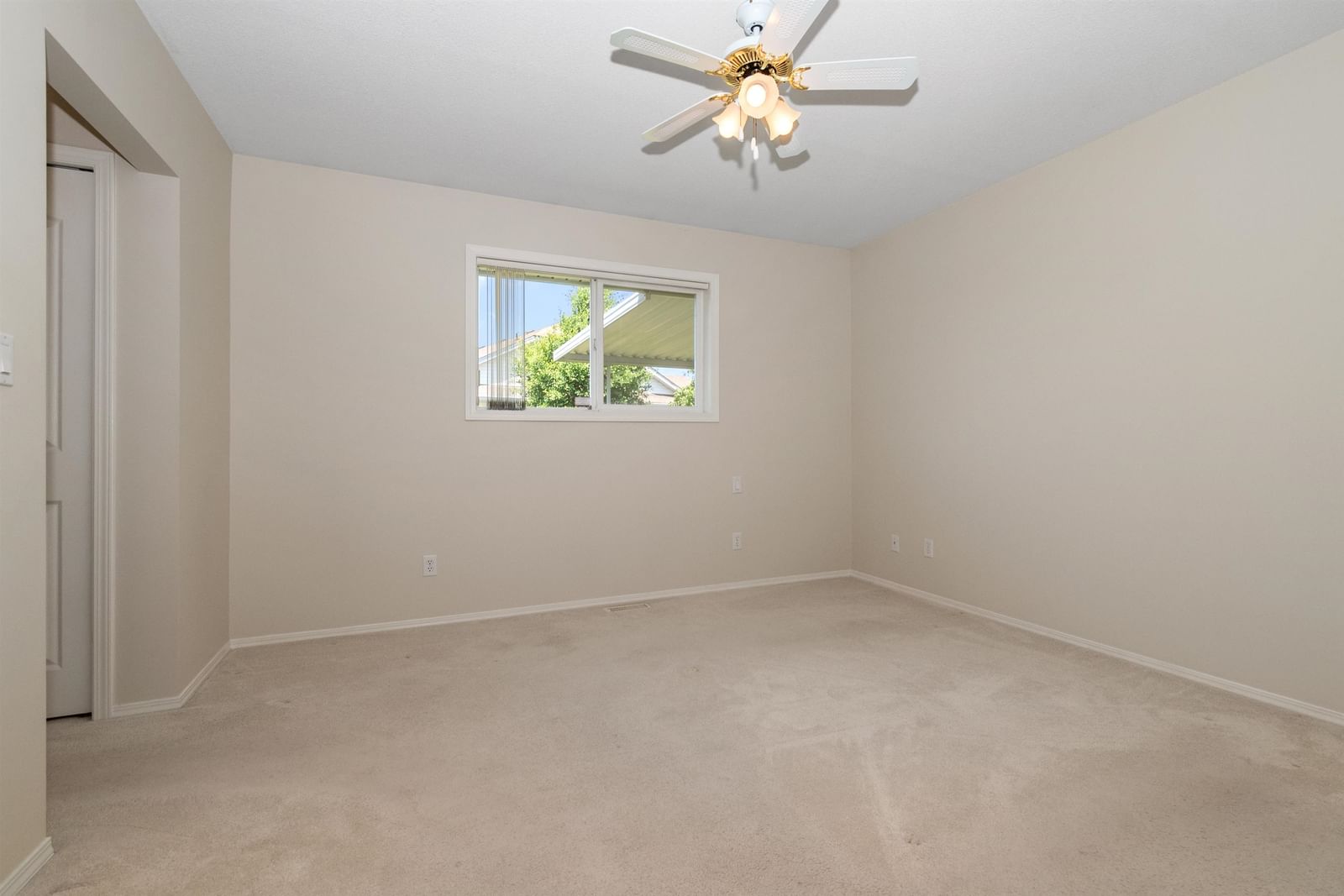 Listing Image 24