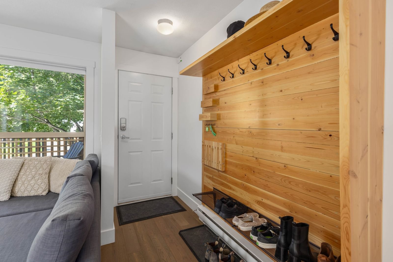 Listing Image 8