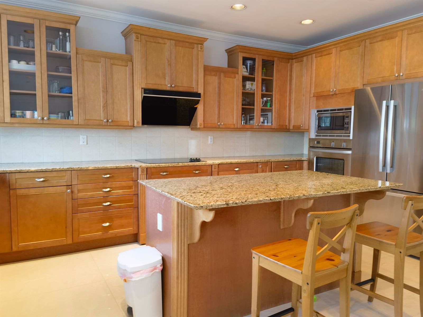 Listing Image 4