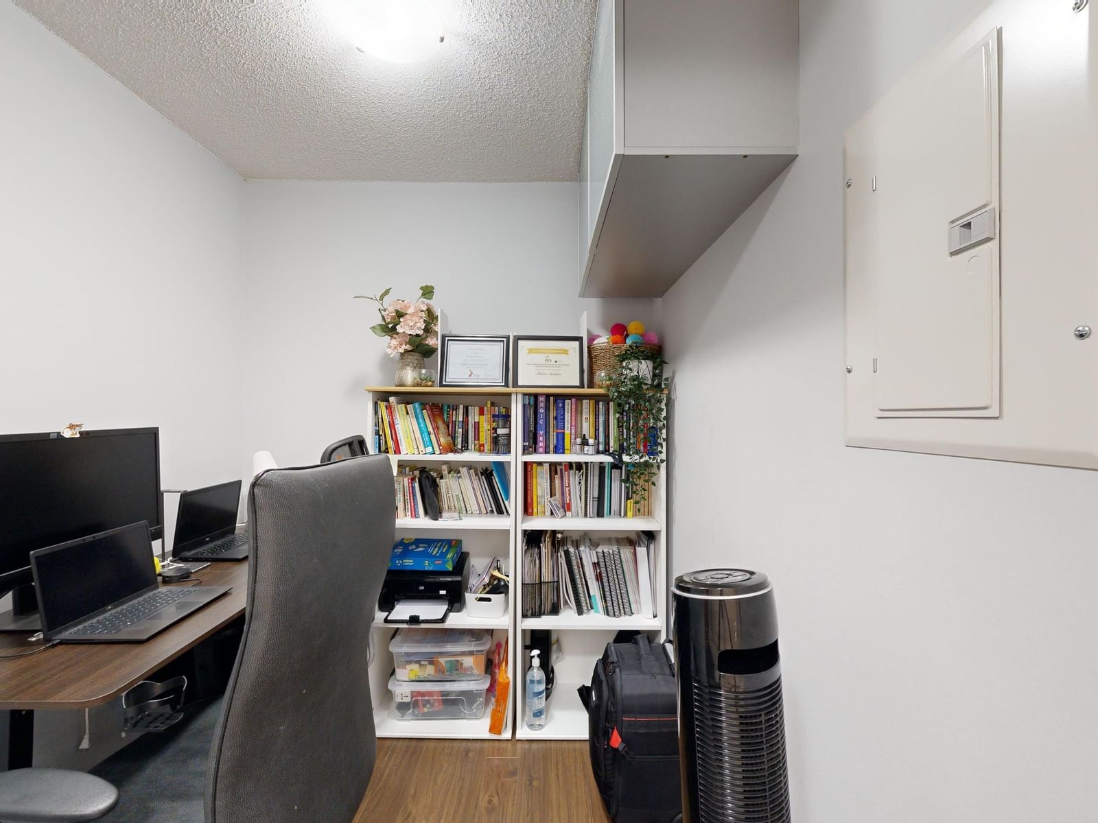 Listing Image 6