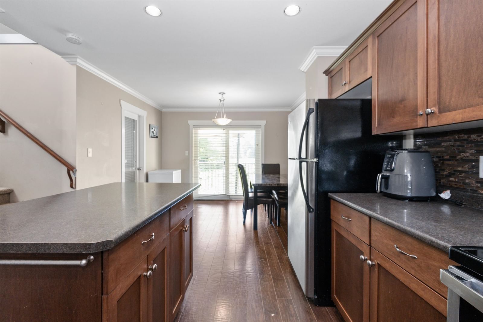 Listing Image 9