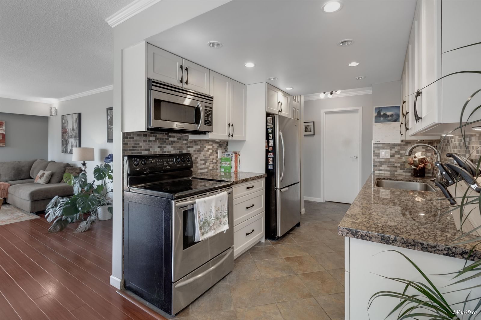 Listing Image 10