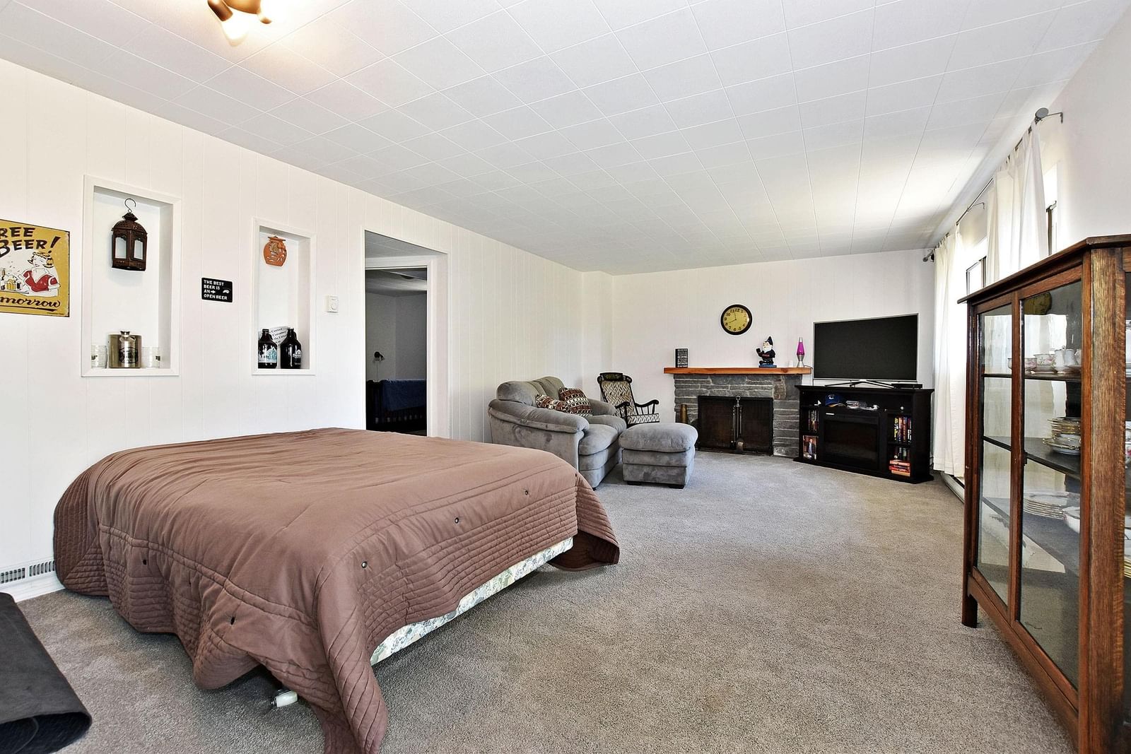 Listing Image 17