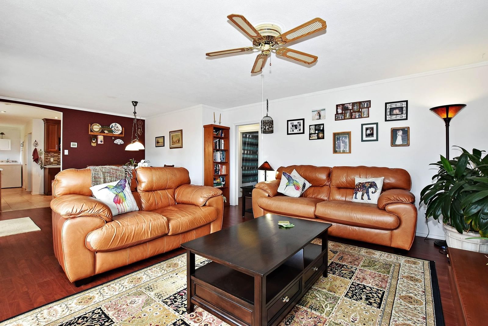 Listing Image 6