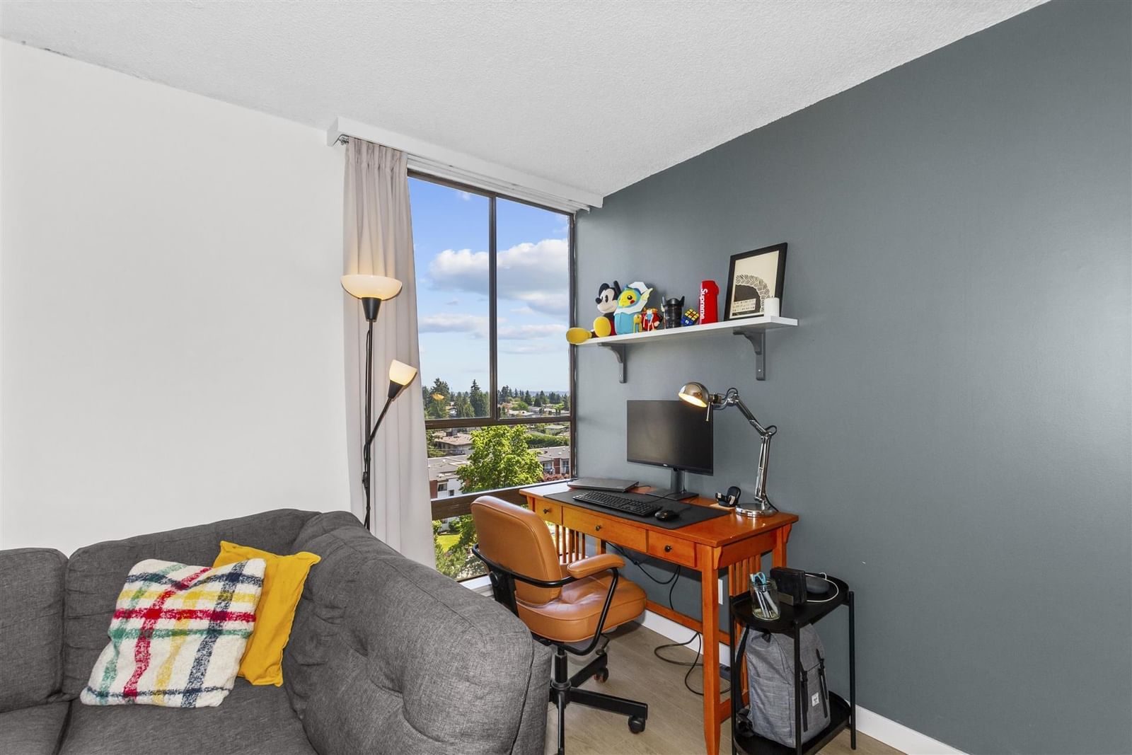 Listing Image 10