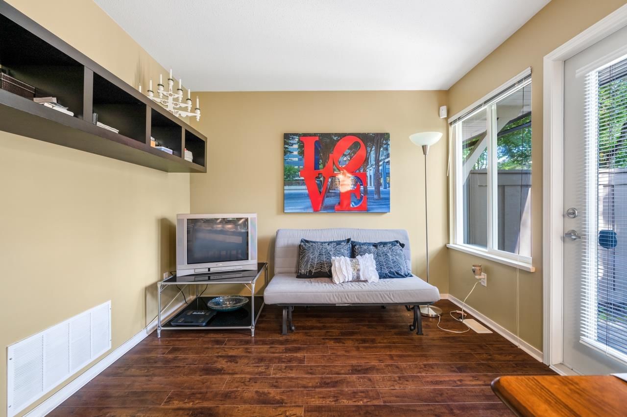 Listing Image 11