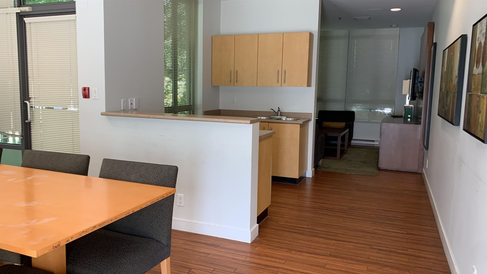 Listing Image 17