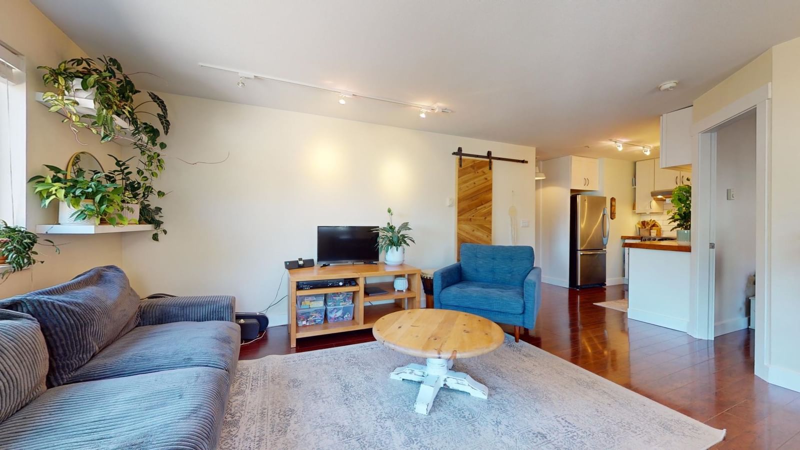 Listing Image 9