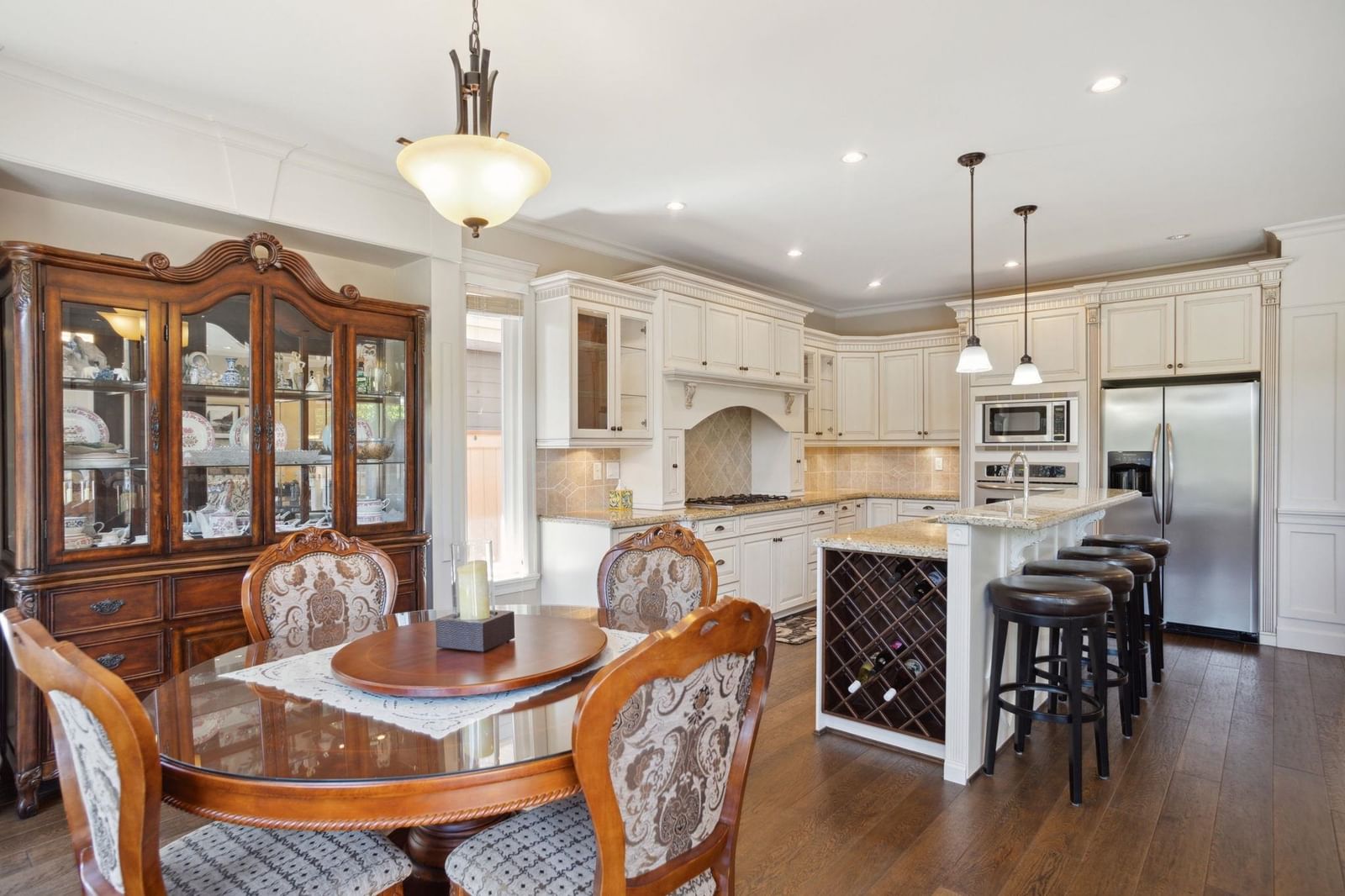 Listing Image 10