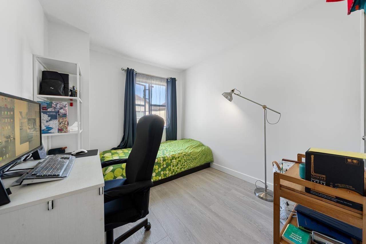 Listing Image 18