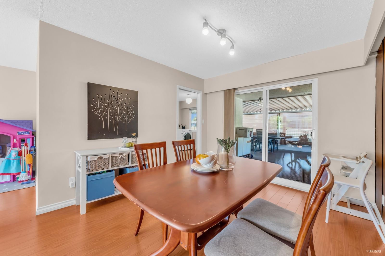 Listing Image 8