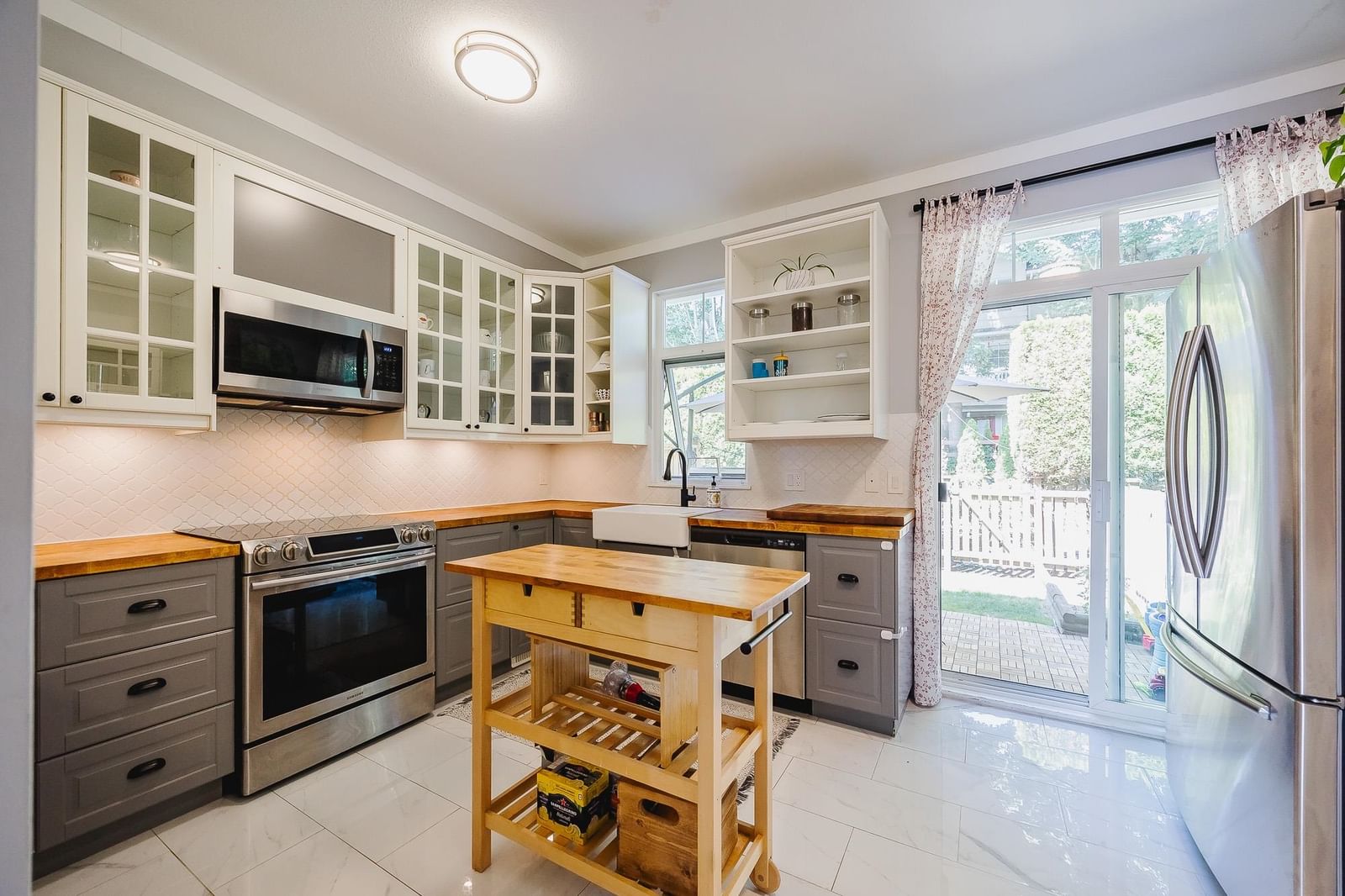 Listing Image 5