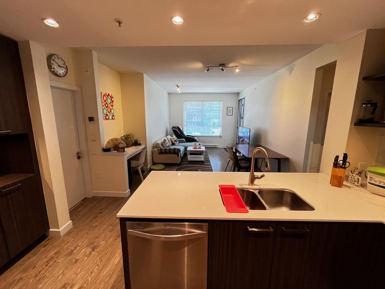 Listing Image 6