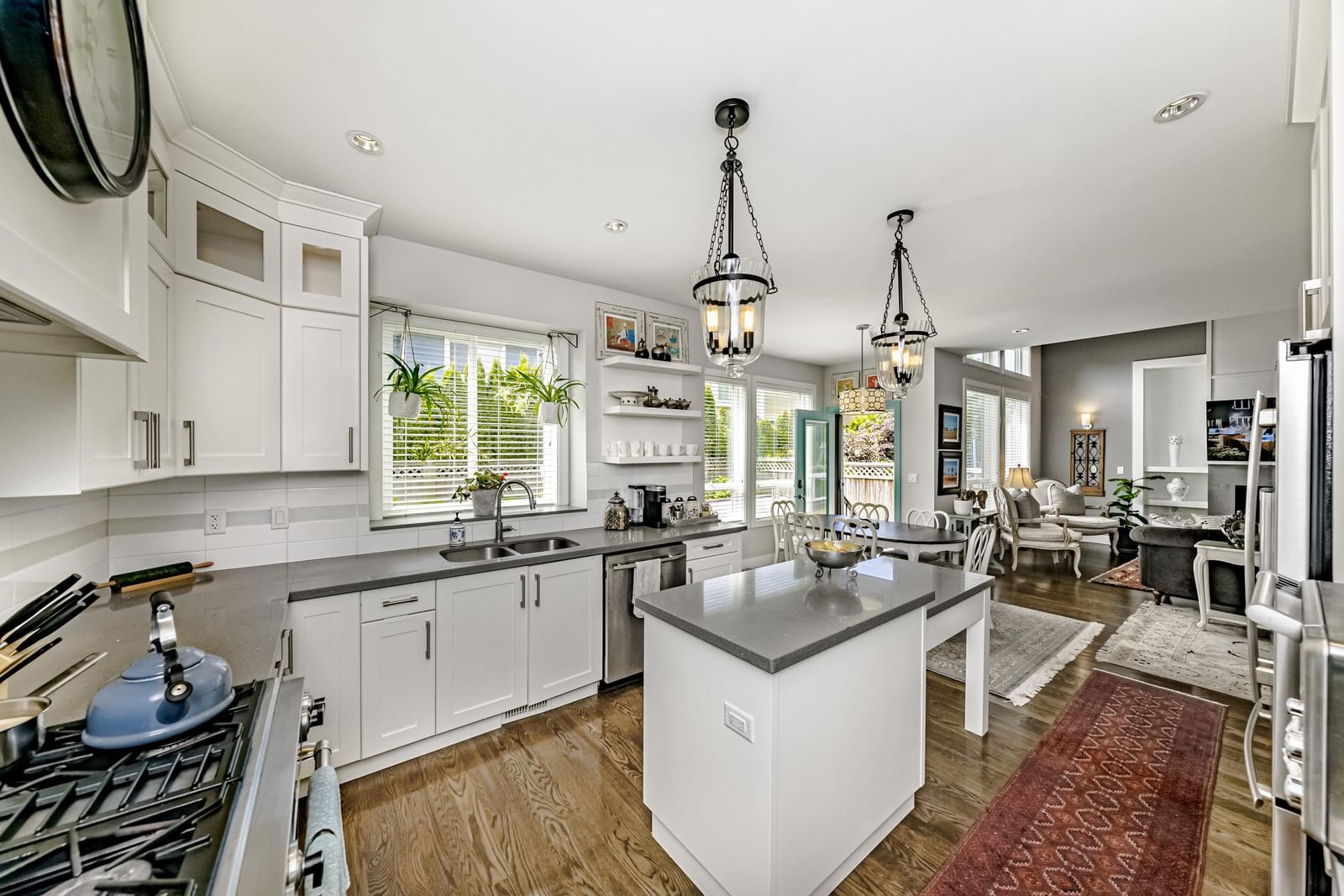 Listing Image 10