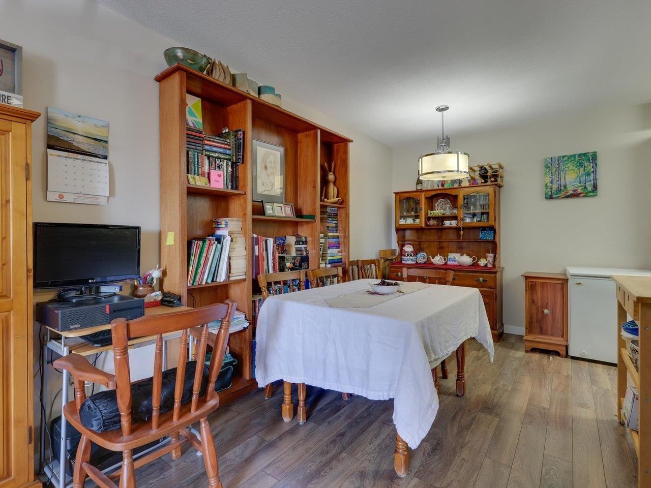 Listing Image 5