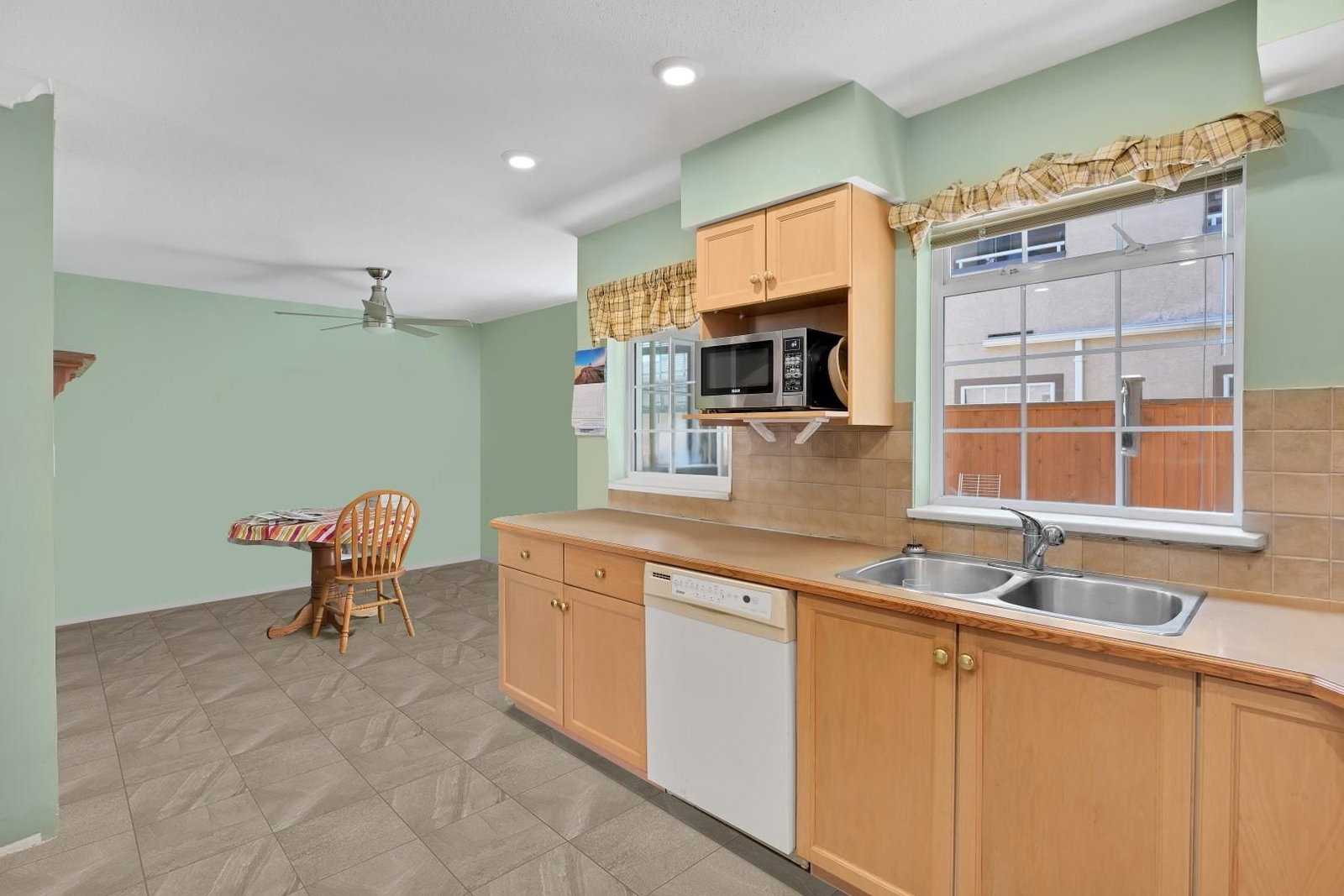 Listing Image 14