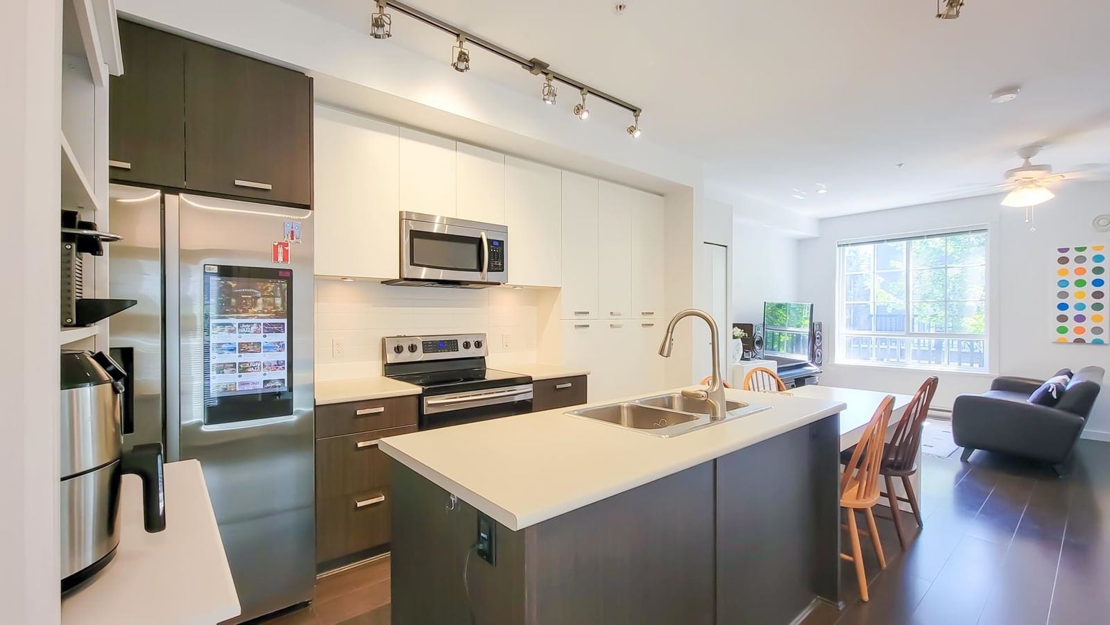 Listing Image 12