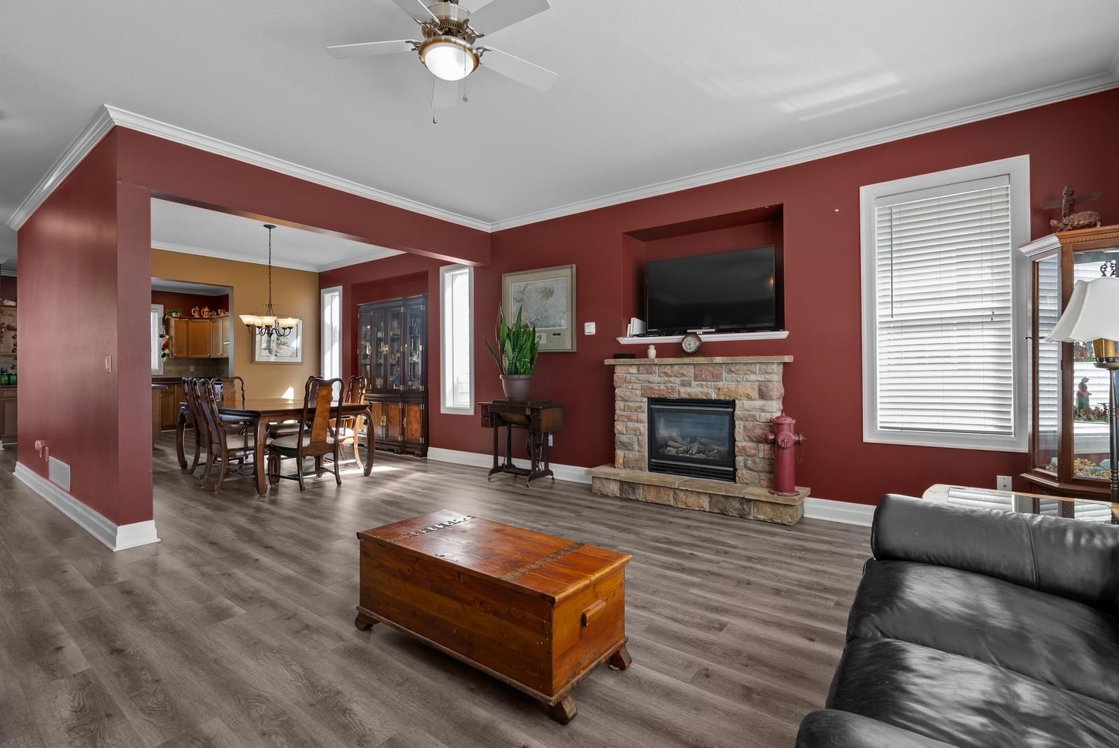 Listing Image 15