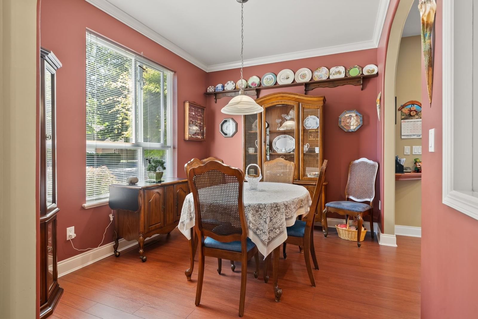 Listing Image 6