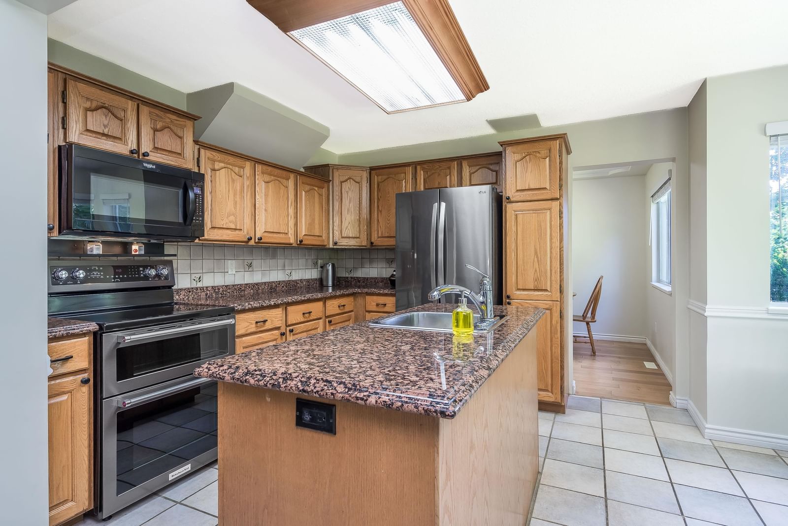 Listing Image 11