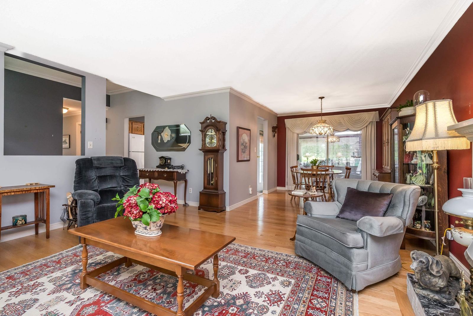 Listing Image 8