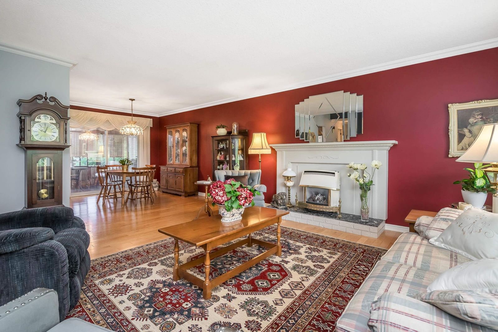 Listing Image 9