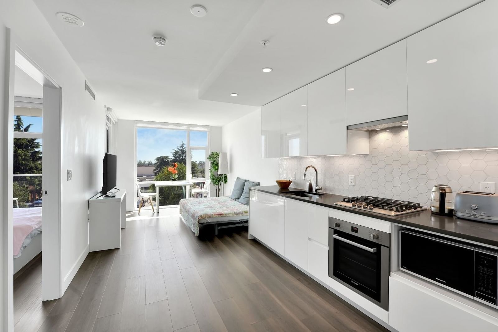 Listing Image 10