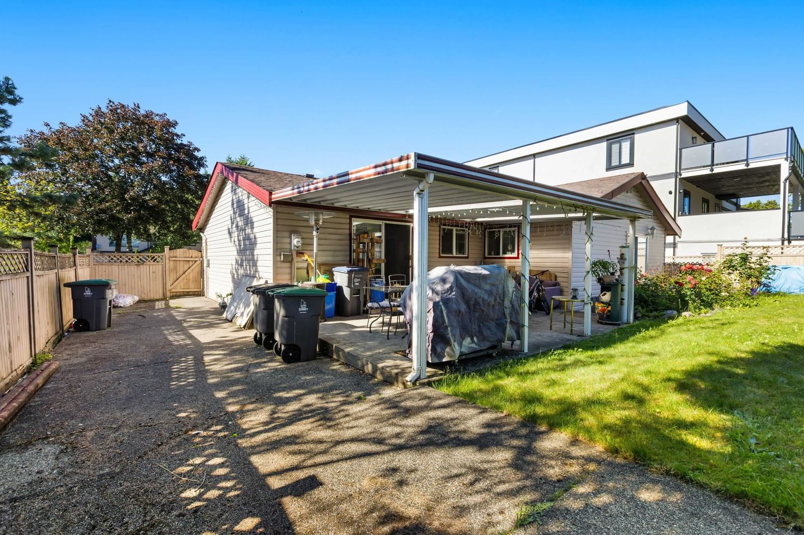 Listing Image 9