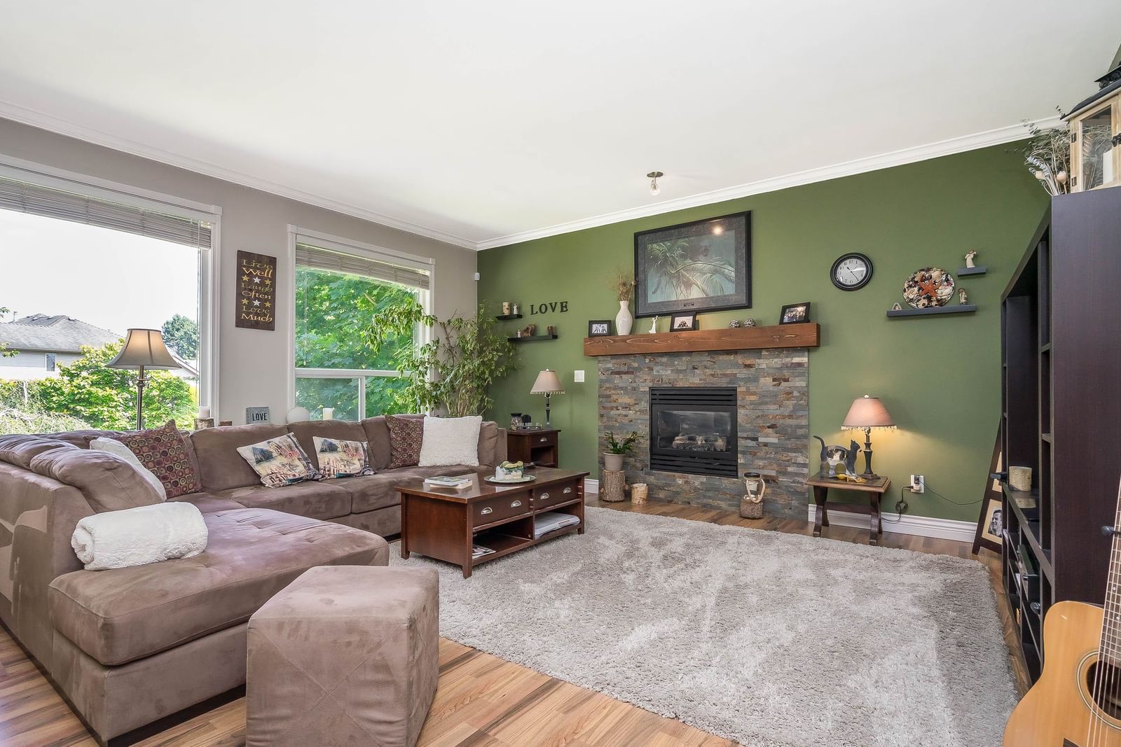 Listing Image 17