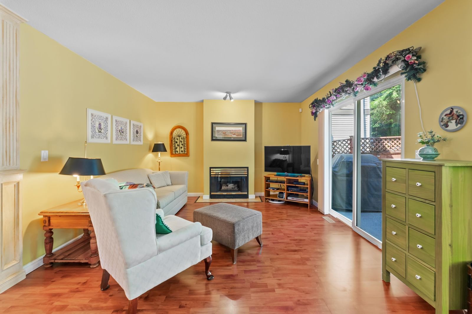 Listing Image 10