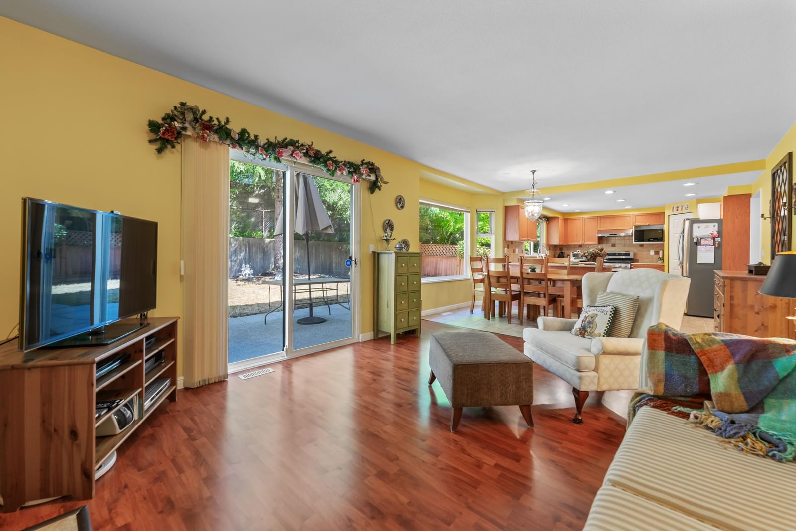 Listing Image 12