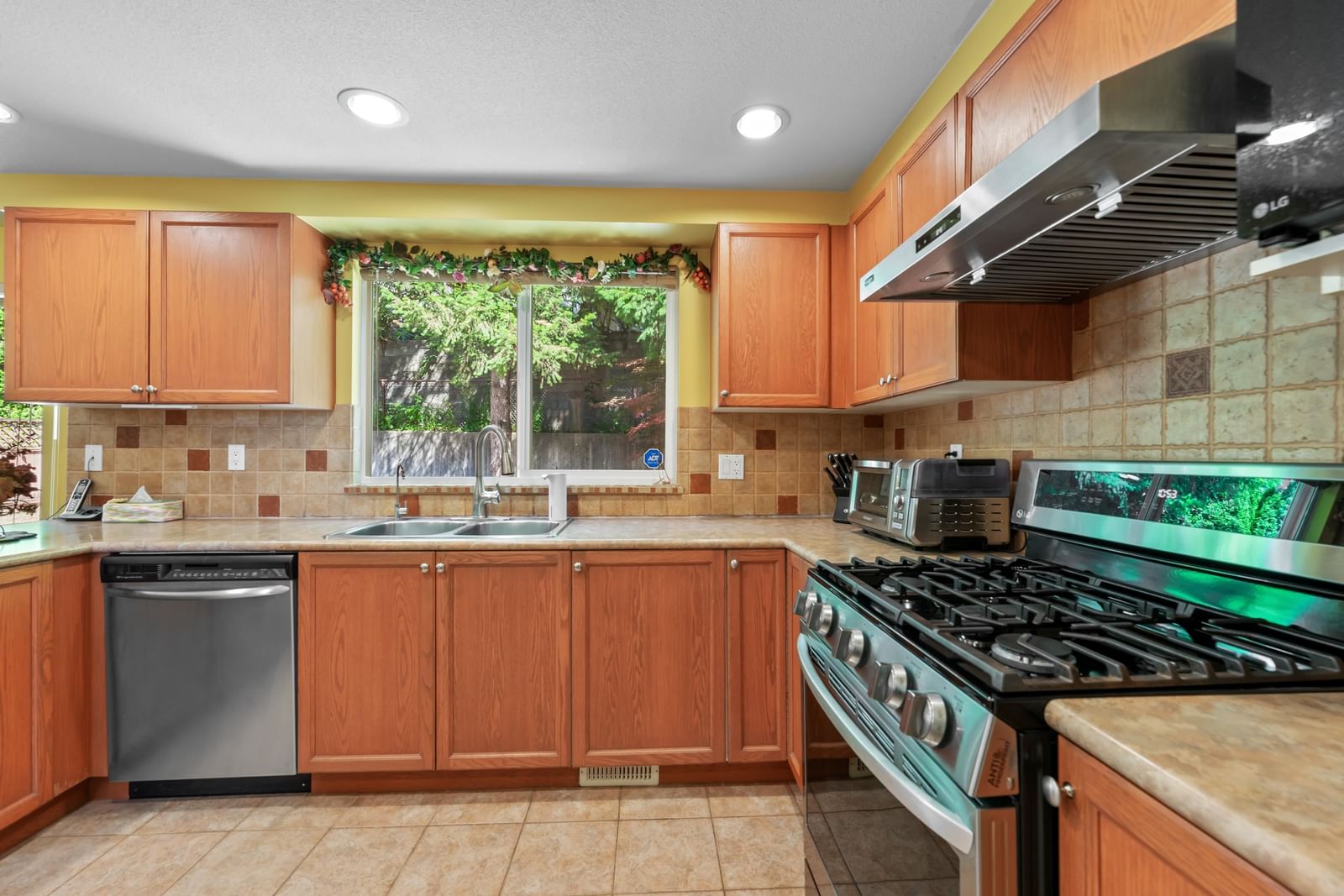 Listing Image 15