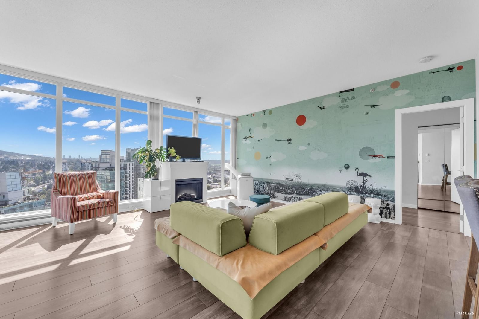 Listing Image 11