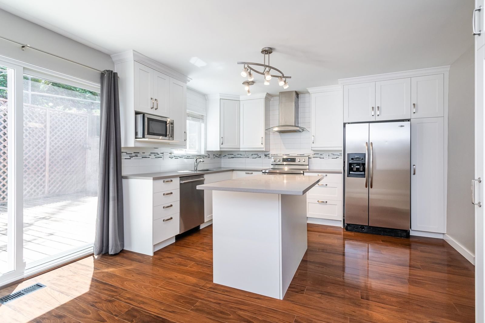 Listing Image 10