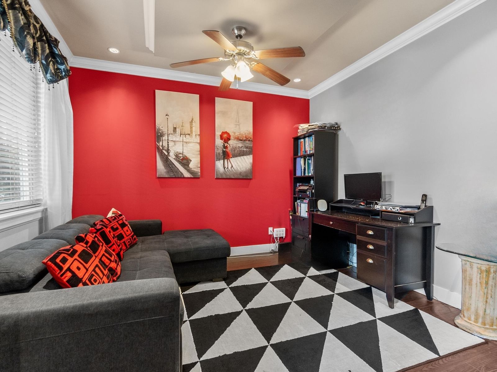 Listing Image 12