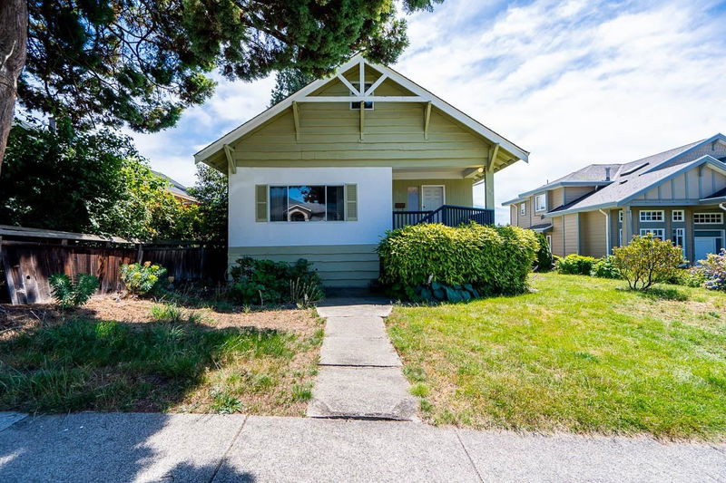 353 16th Street W, North Vancouver, British Columbia (MLS R2906557)