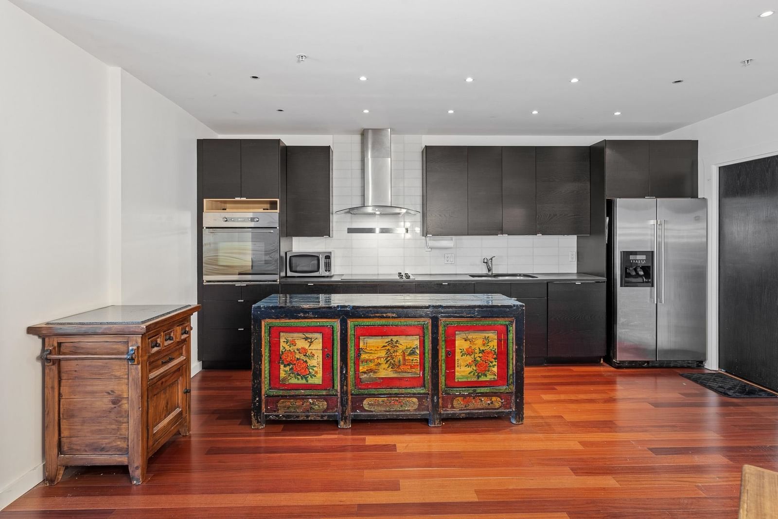 Listing Image 12