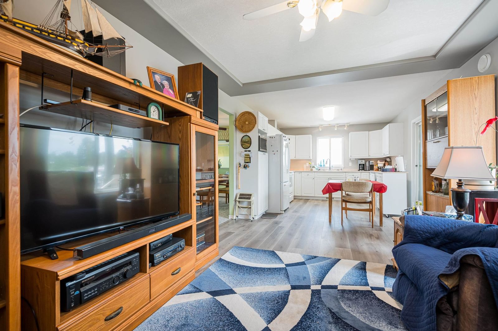 Listing Image 16