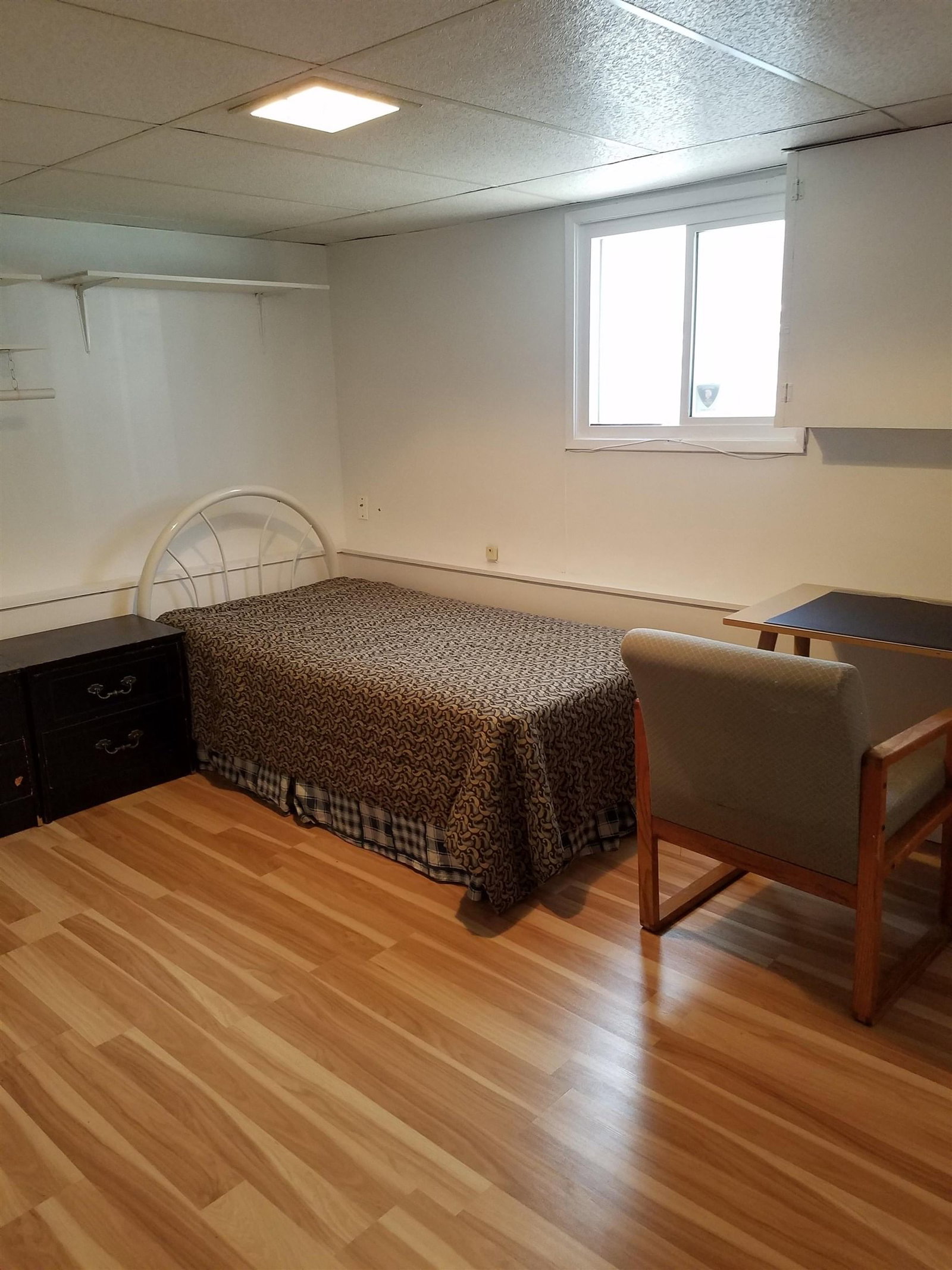 Listing Image 5