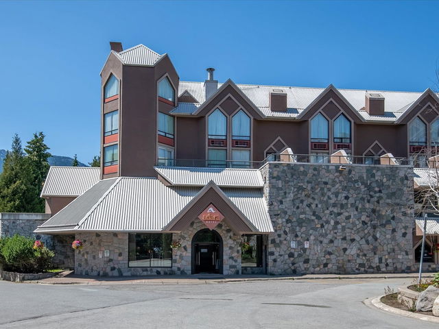 205 - 4122 Village Green Way