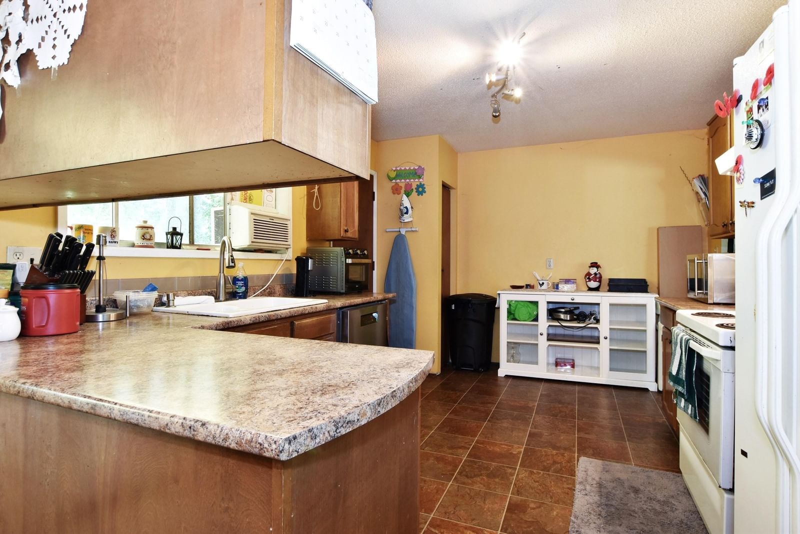 Listing Image 8