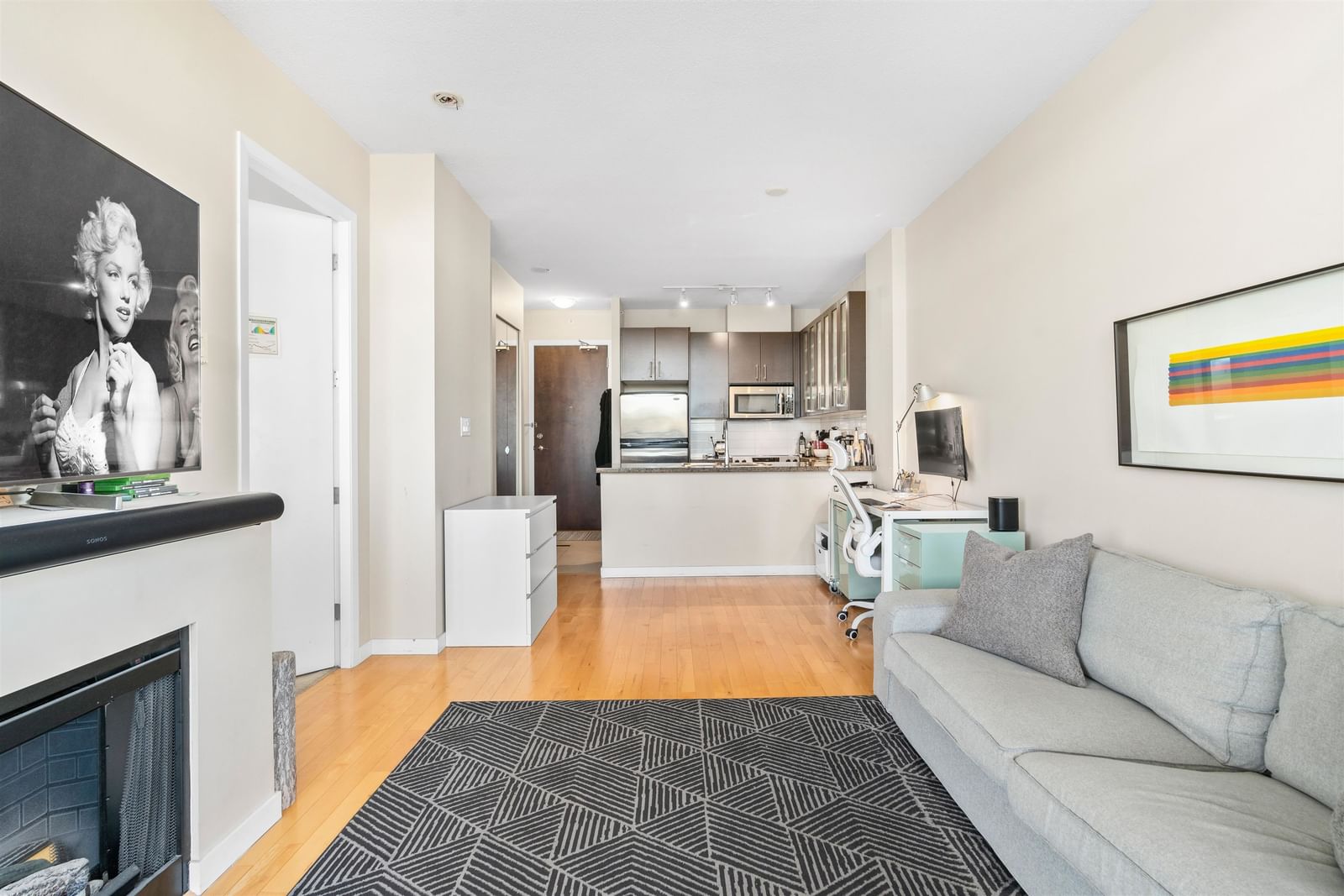 Listing Image 15