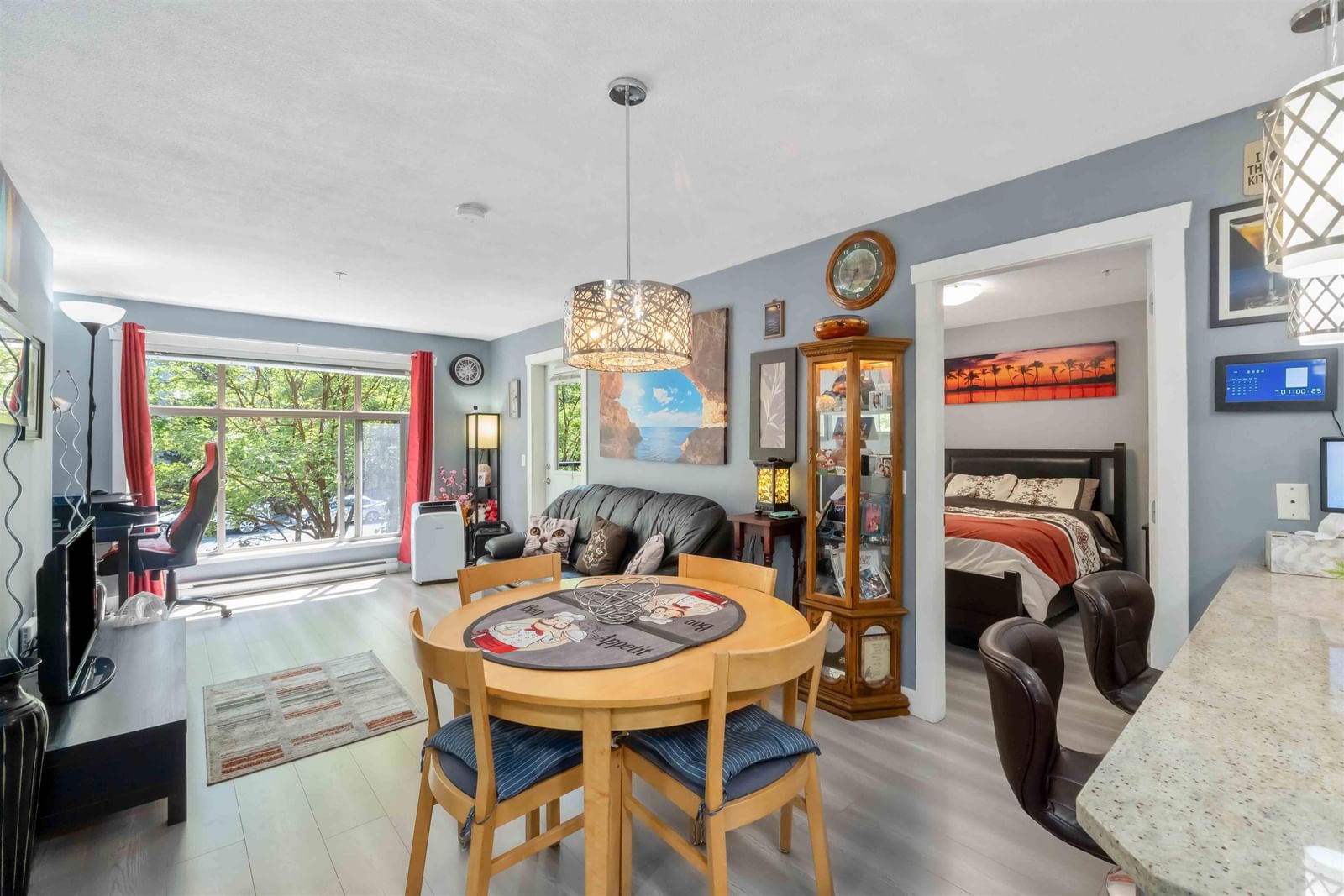 Listing Image 10
