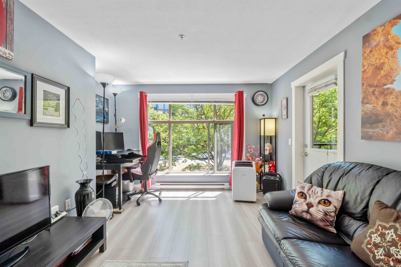 Listing Image 9