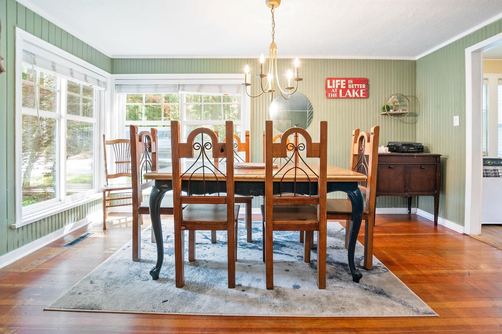Listing Image 11