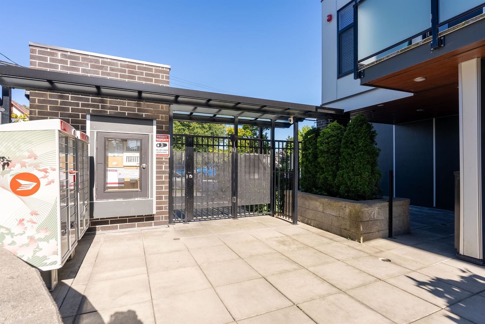 Listing Image 12