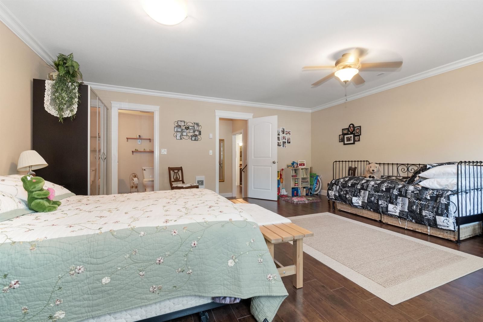 Listing Image 16