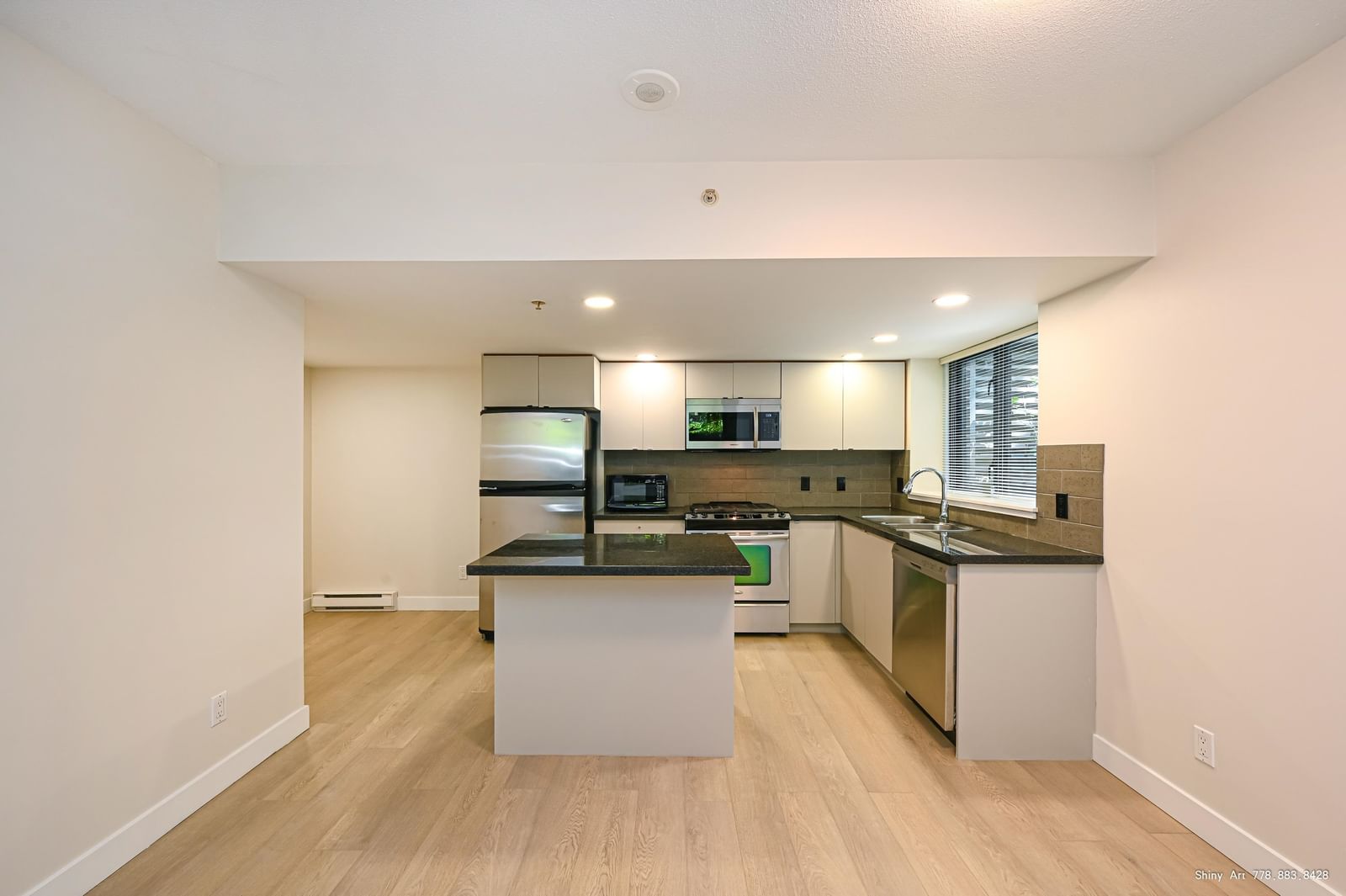 Listing Image 19