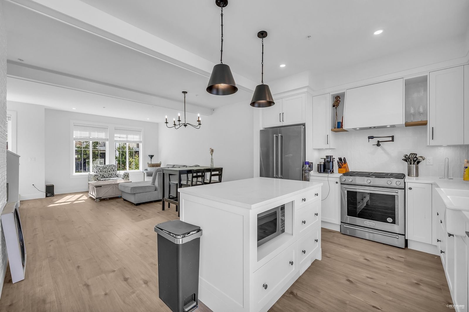 Listing Image 12