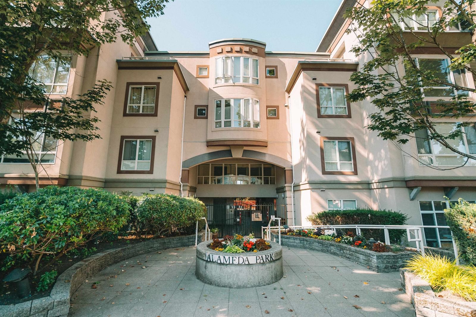 Listing Image 23
